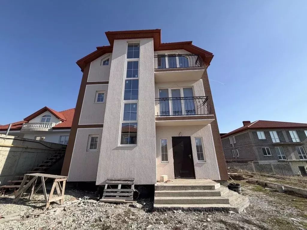 Дом в Краснодарский край, Геленджик ул. Магистральная (211 м) - Фото 1