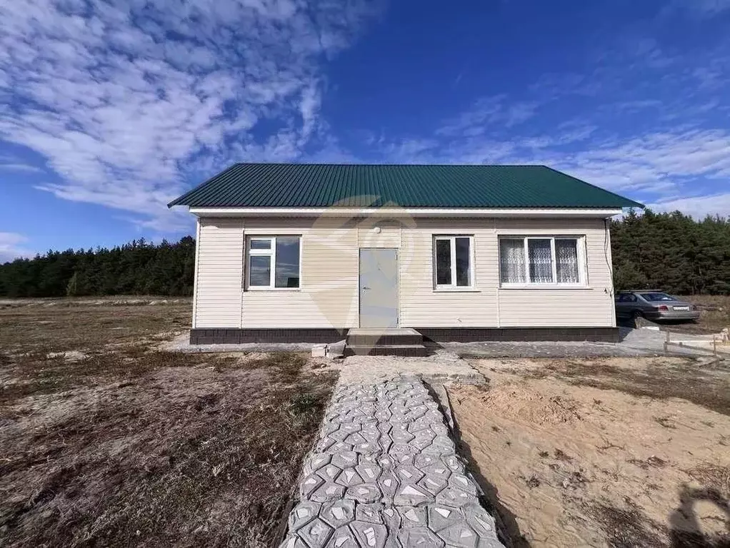 Дом в Белгородская область, Старооскольский городской округ, с. ... - Фото 0