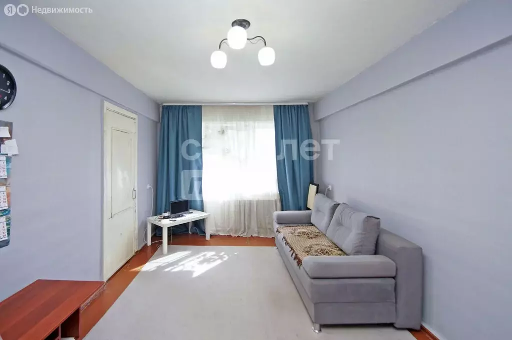 3-комнатная квартира: Омск, улица Химиков, 4Б (55 м) - Фото 0
