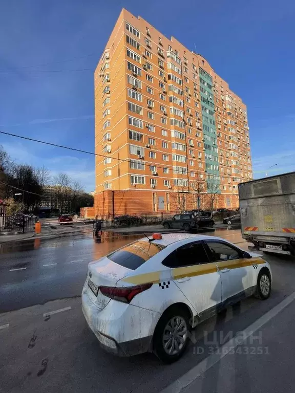 2-к кв. Москва ул. Генерала Антонова, 7 (88.6 м) - Фото 0