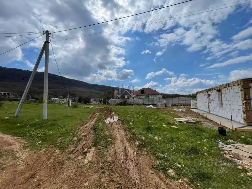 Участок в Севастополь с. Подгорное, ул. Уютная, 14 (10.0 сот.) - Фото 1