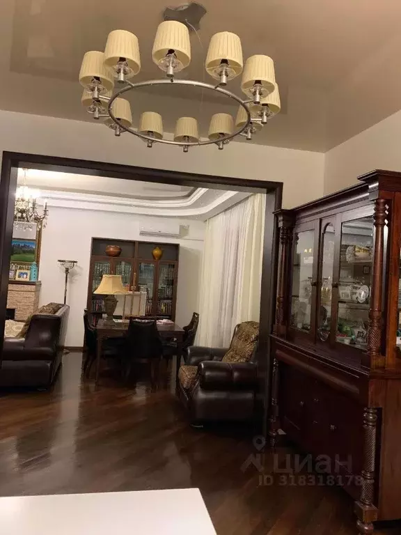 4-к кв. Саха (Якутия), Якутск ул. Петровского, 17/2 (114.0 м) - Фото 0