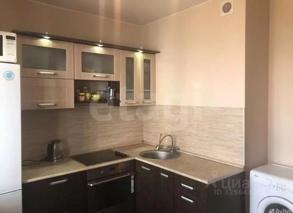 2-к кв. Тюменская область, Тюмень ул. Муравленко, 13 (55.8 м) - Фото 1