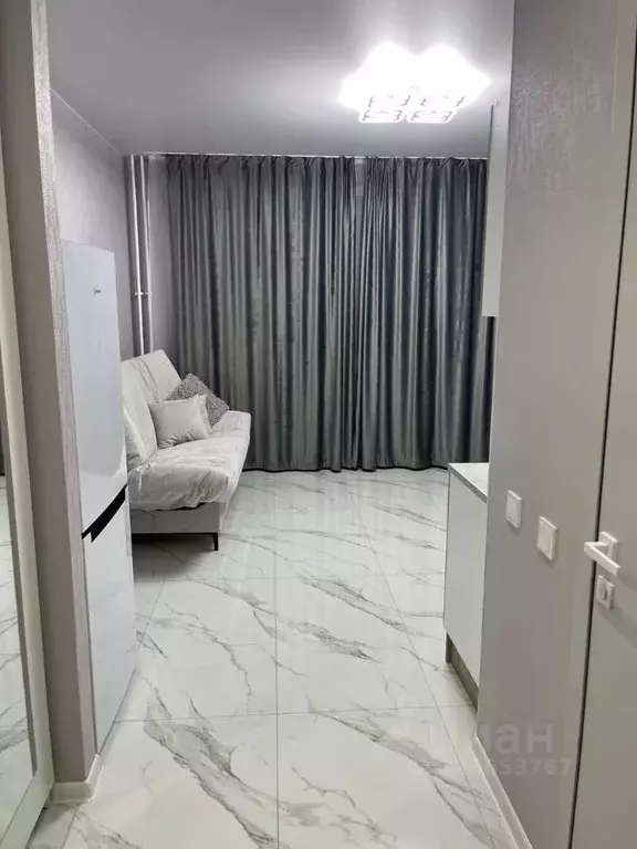 Студия Тюменская область, Тюмень ул. Юрия Рогачева, 9к2 (24.3 м) - Фото 1