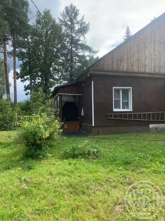 Дом в Ленинградская область, Гатчинский район, Вырица городской ... - Фото 1