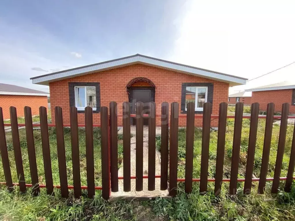 Дом в Башкортостан, Уфимский район, Таптыковский сельсовет, д. ... - Фото 1