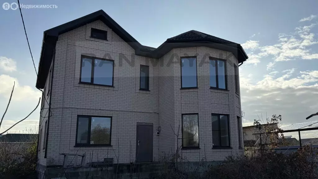 Дом в Майкоп, улица Шовгенова, 257 (292.7 м) - Фото 1