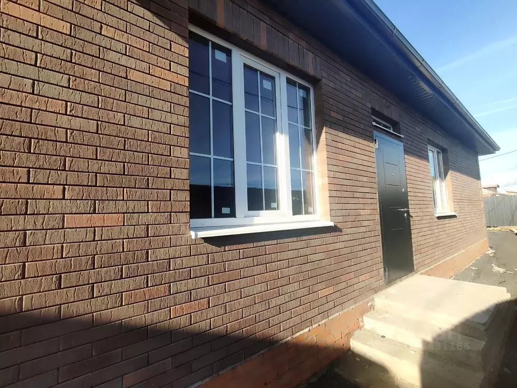 Дом в Ростовская область, Батайск Артемовская ул. (100 м) - Фото 1