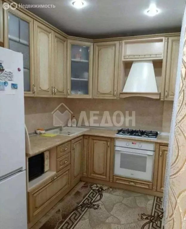 3-комнатная квартира: Омск, 21-я Амурская улица, 14В (64 м) - Фото 0