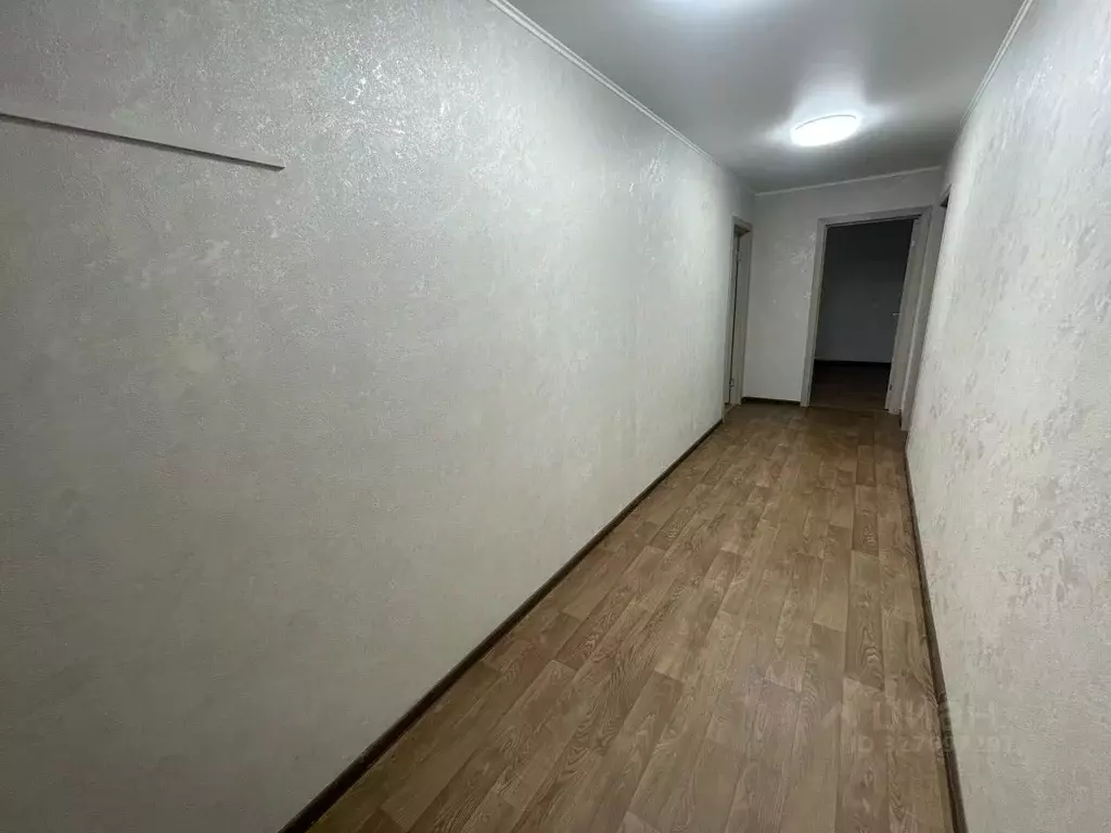 3-к кв. Челябинская область, Челябинск ул. Молодогвардейцев, 70 (77.0 ... - Фото 2