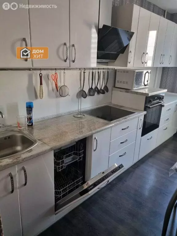 3-комнатная квартира: Севастополь, улица Меньшикова, 84А (68 м) - Фото 1