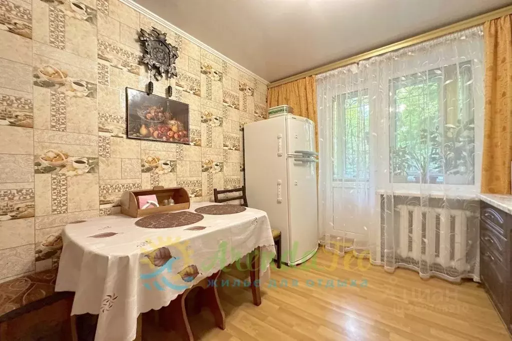 2-к кв. Крым, Феодосия ул. Листовничей, 5 (65.0 м) - Фото 1