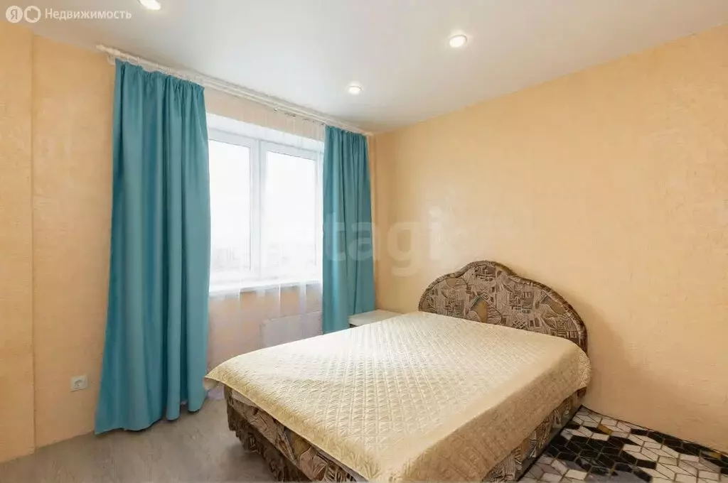 2-комнатная квартира: Тюмень, улица Тимофея Чаркова, 28 (52.6 м) - Фото 2