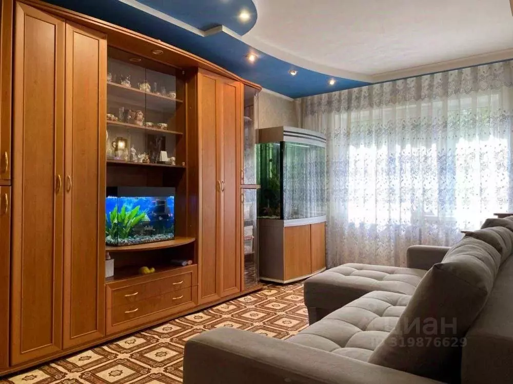 2-к кв. Омская область, Омск Привокзальный мкр, ул. Карбышева, 27А ... - Фото 1