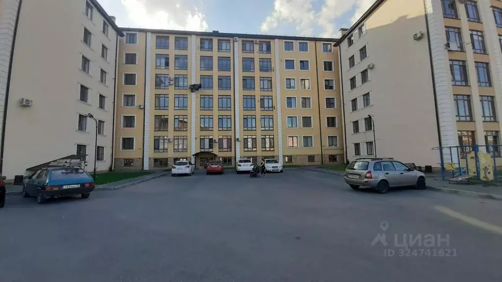 2-к кв. Северная Осетия, Владикавказ ул. Хадарцева, 8 (78.0 м) - Фото 1