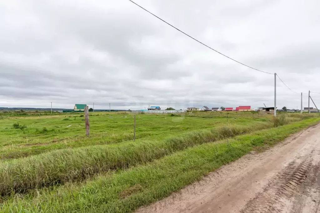 Участок в Тюменская область, Исетский муниципальный округ, д. ... - Фото 1