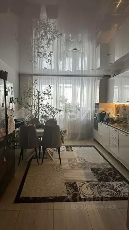 3-к кв. Тюменская область, Тюмень ул. Федюнинского, 60к2 (92.4 м) - Фото 1