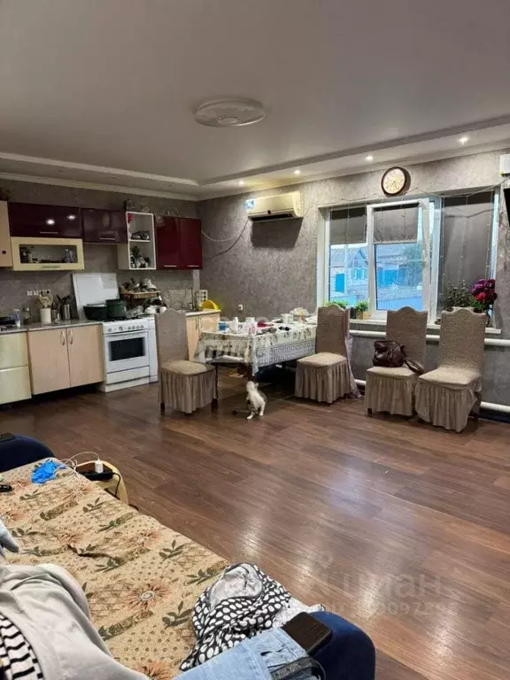 Дом в Калмыкия, с. Малые Дербеты ул. Советская, 32 (100 м) - Фото 0