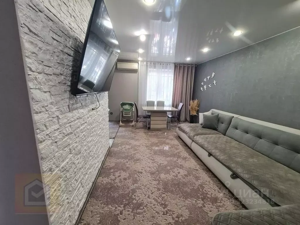 3-к кв. Крым, Симферополь ул. Эскадронная, 3 (68.8 м) - Фото 0