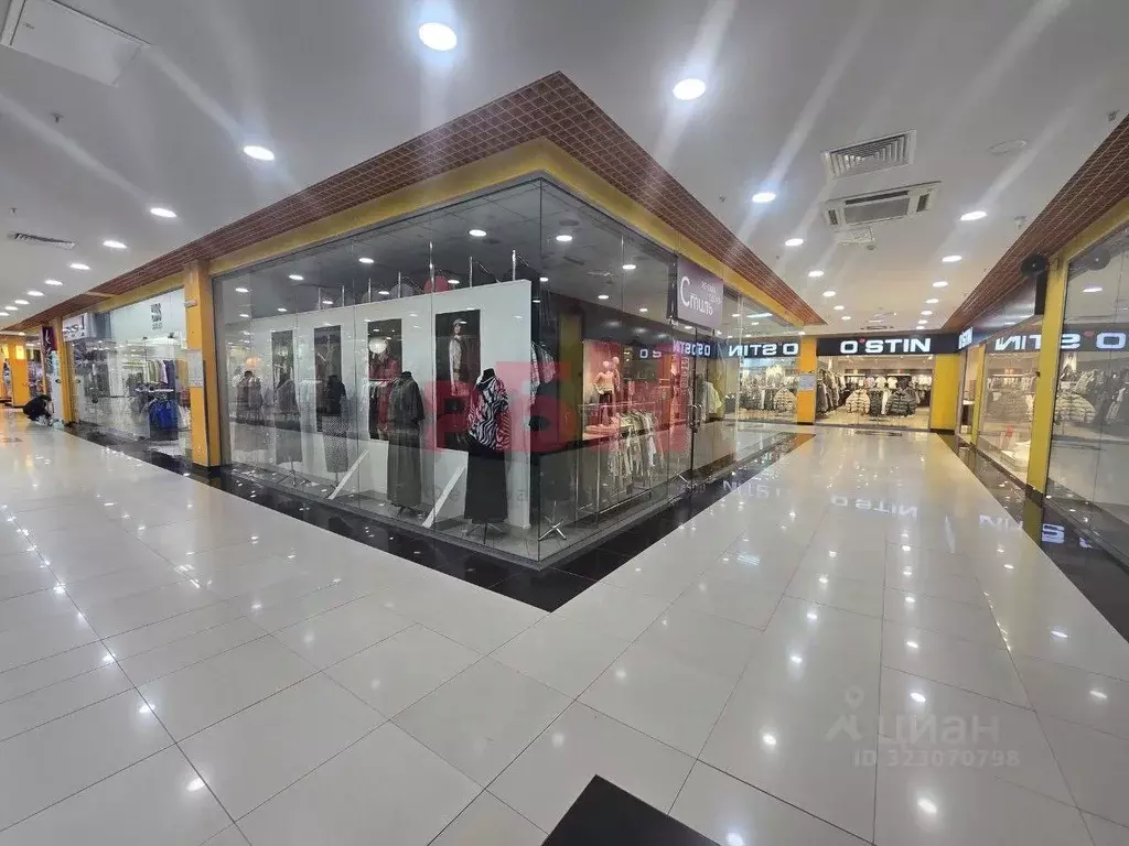 Торговая площадь в Тюменская область, Тюмень ул. 50 лет ВЛКСМ, 63 (40 ... - Фото 1