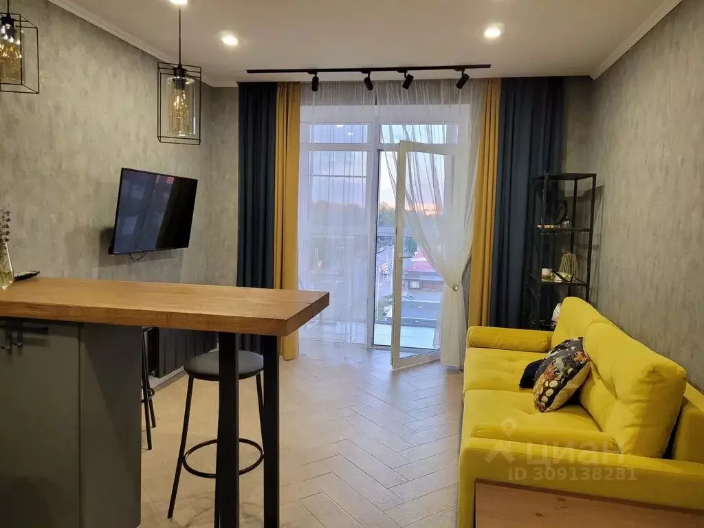 1-к кв. Псковская область, Псков ул. Труда, 42 (46.0 м) - Фото 1