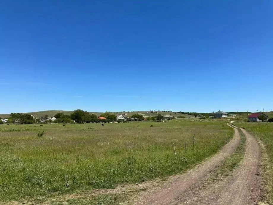 Участок в Крым, Симферопольский район, с. Урожайное ул. Подгорная, 1 ... - Фото 1