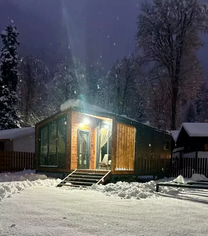 Дом в Карачаево-Черкесия, Зеленчукский район, с. Архыз ул. Лесная, 15В ... - Фото 1