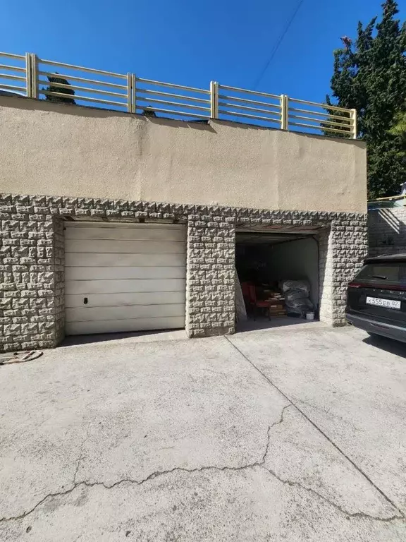 Гараж в Крым, Ялта наб. Имени В.И. Ленина, 13 (18 м) - Фото 1