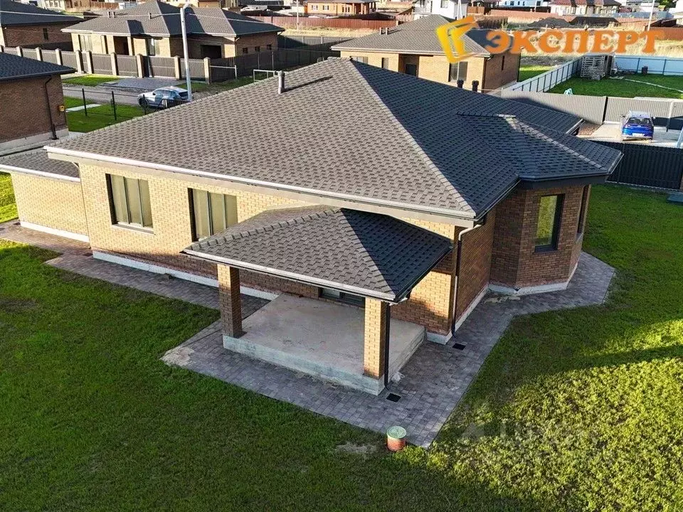 Дом в Калужская область, Жуковский муниципальный округ, с. Совхоз ... - Фото 1