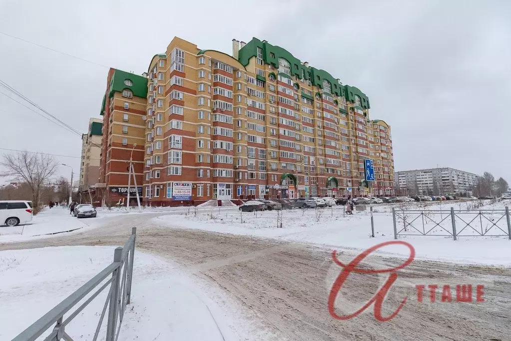 2-к кв. Омская область, Омск ул. Степанца, 2 (65.0 м) - Фото 0