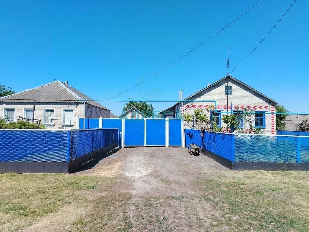 Дом в Белгородская область, Новооскольский городской округ, с. Ярское  ... - Фото 1