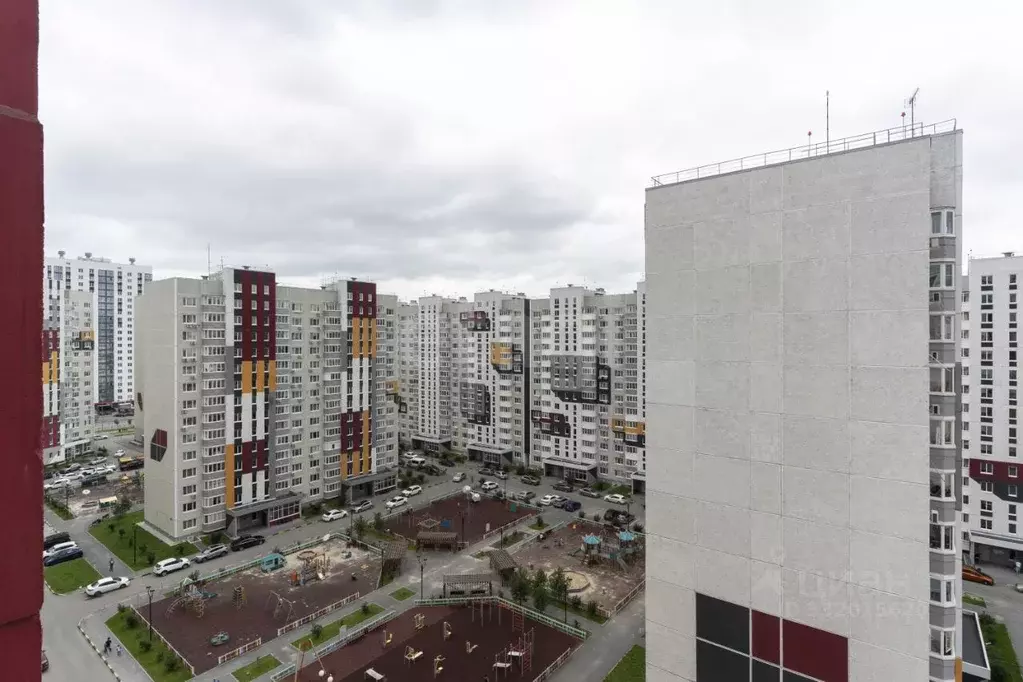 3-к кв. Тюменская область, Тюмень ул. Валентины Трофимовой, 2 (90.0 м) - Фото 1