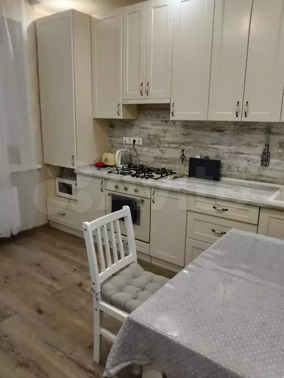 1-к. квартира, 42 м, 7/9 эт. - Фото 0