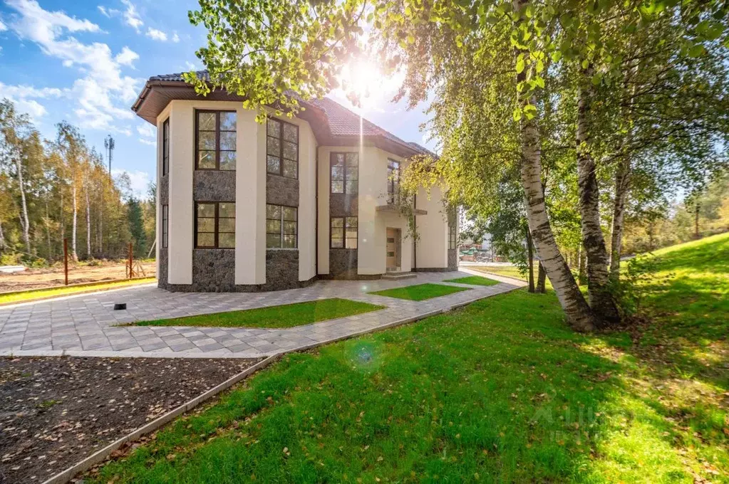 Дом в Ленинградская область, Всеволожский район, Бугровское городское ... - Фото 1