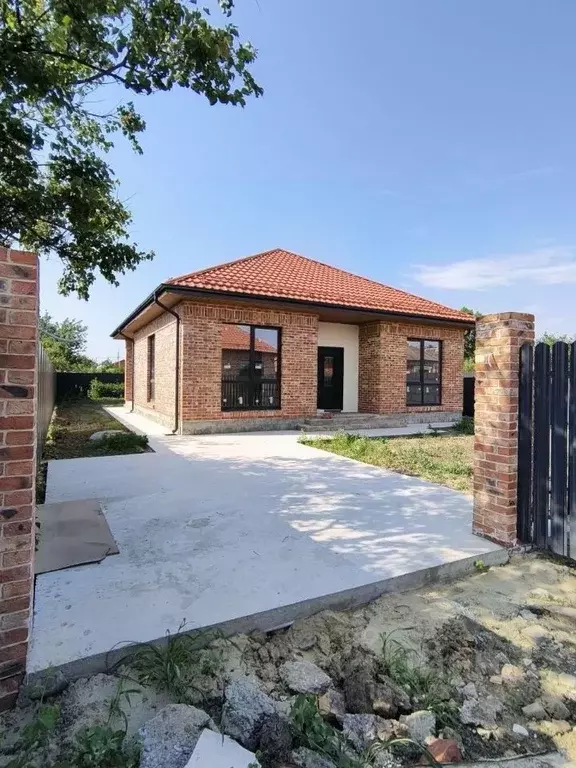 Дом в Краснодарский край, Славянск-на-Кубани ул. Фурманова, 52 (112 м) - Фото 0