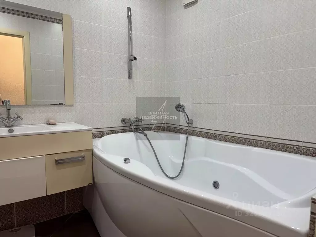 3-к кв. Татарстан, Казань ул. Академика Завойского, 21 (70.0 м) - Фото 0