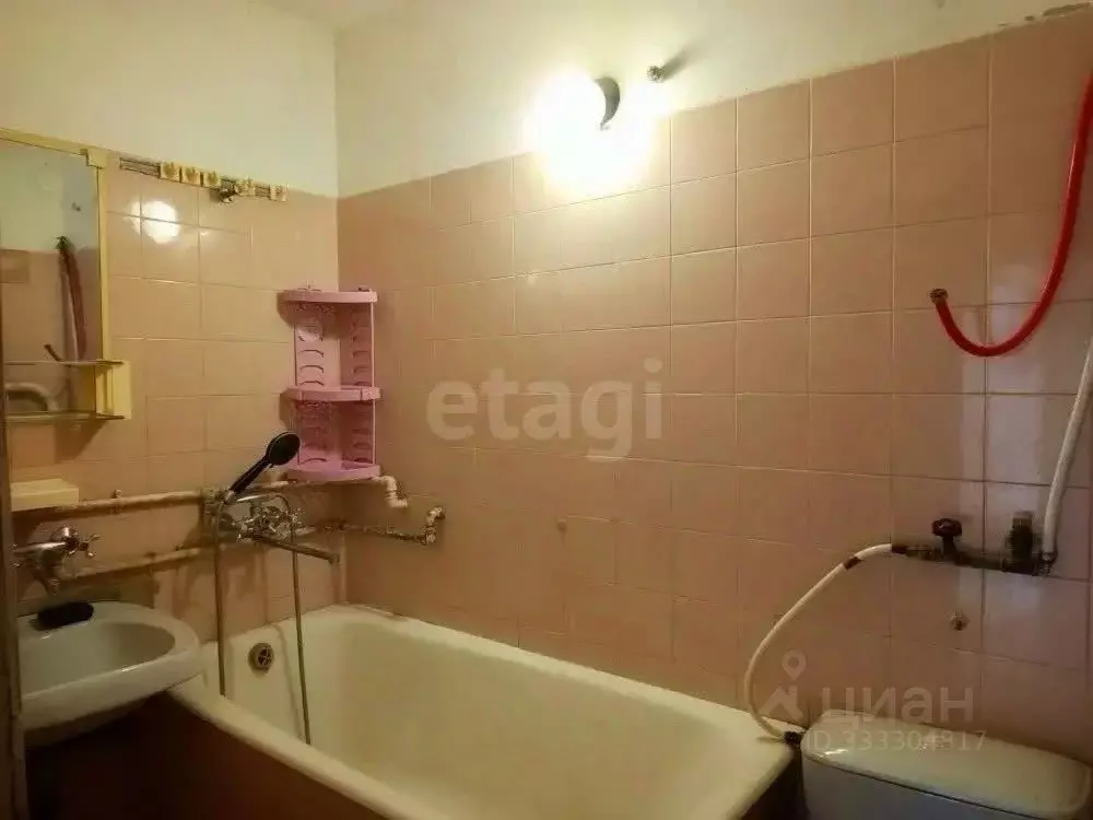 2-к кв. Крым, Черноморское пгт ул. Димитрова, 9Б (47.9 м) - Фото 1