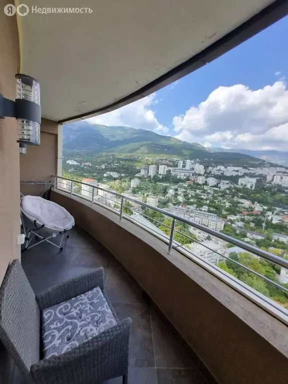 3-комнатная квартира: Ялта, улица Блюхера, 19 (69.9 м) - Фото 2