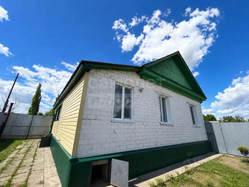Дом в Оренбургская область, пос. Новосергиевка ул. Фрунзе, 31 (76 м) - Фото 1