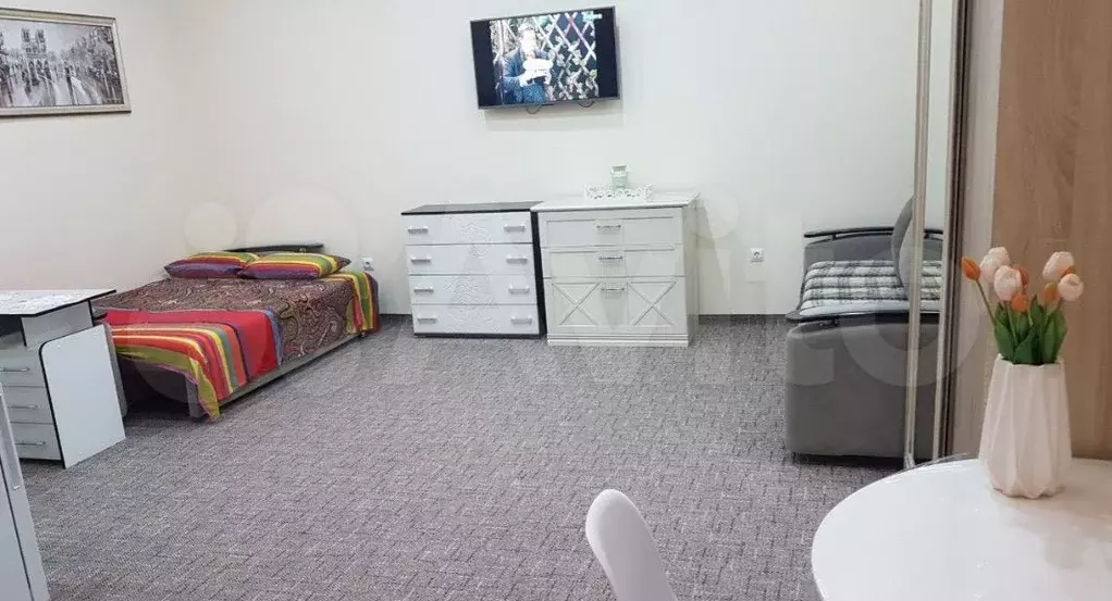 Комната 37 м в 1-к., 1/8 эт. - Фото 1