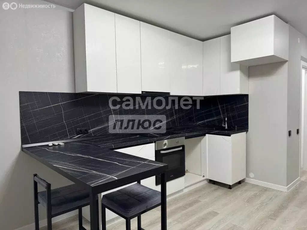 2-комнатная квартира: село Первомайский, улица Оружейников, 1/6 (52.8 ... - Фото 1