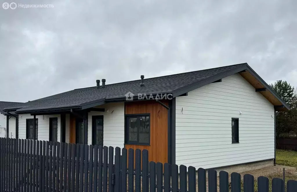 Дом в Калужская область, сельское поселение Совхоз Боровский, деревня ... - Фото 2