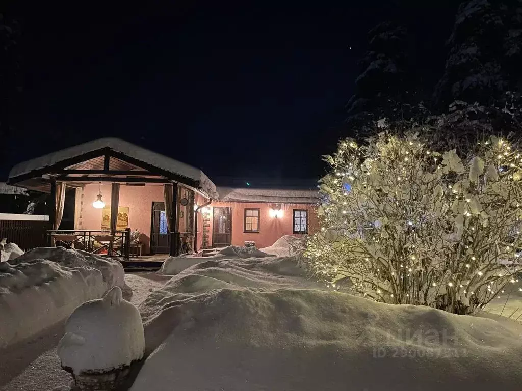 Дом в Ленинградская область, Гатчинский муниципальный округ, Сиверский ... - Фото 2