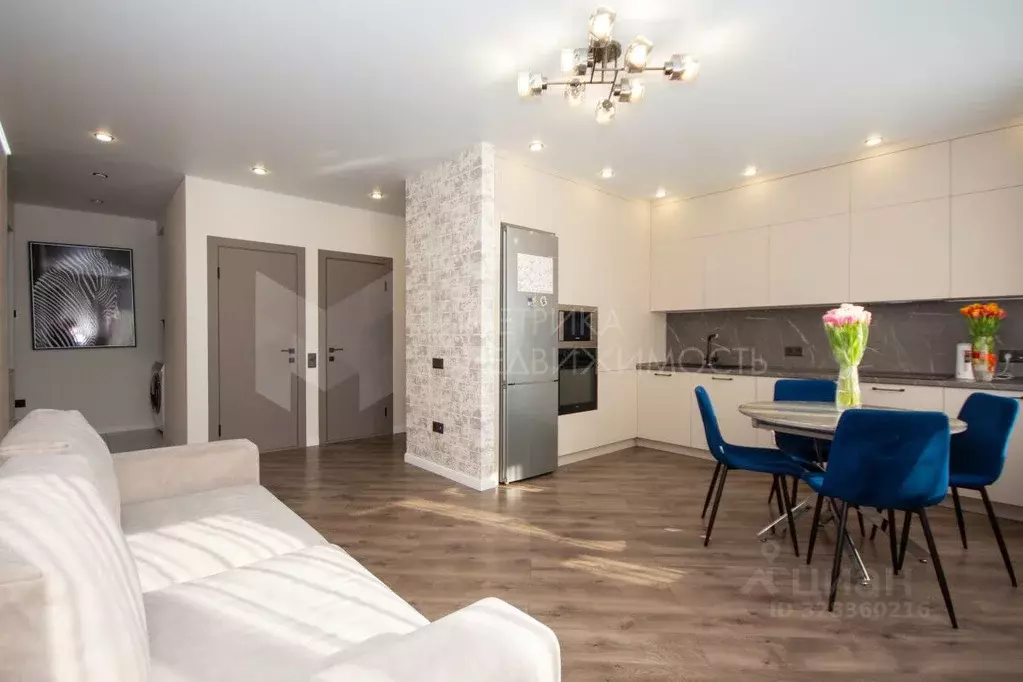 2-к кв. Тюменская область, Тюмень ул. Мельникайте, 34к1 (70.0 м) - Фото 1