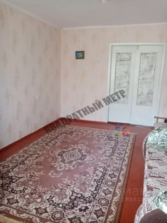 3-к кв. Калмыкия, пос. Ики-Бурул ул. Октябрьская, 14 (69.6 м) - Фото 0