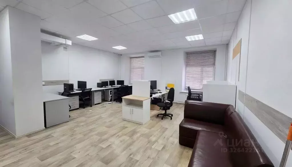 Помещение свободного назначения в Ульяновская область, Ульяновск ул. ... - Фото 1