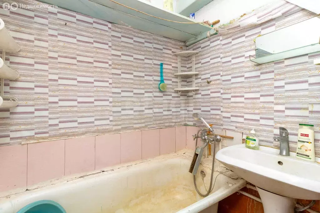 3-комнатная квартира: Тюмень, улица Беляева, 17 (52 м) - Фото 1