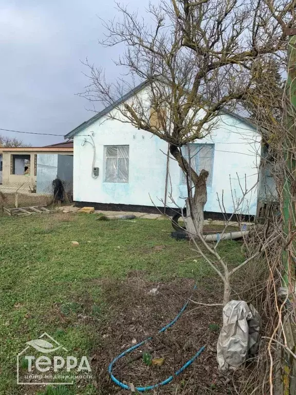 Дом в Крым, Сакский район, Веселовское с/пос, с. Наташино ул. Полевая, ... - Фото 1