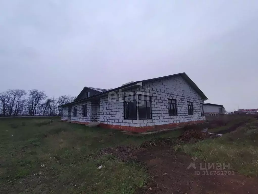 Дом в Краснодарский край, Ейск Красная ул., 83/4 (345 м) - Фото 1