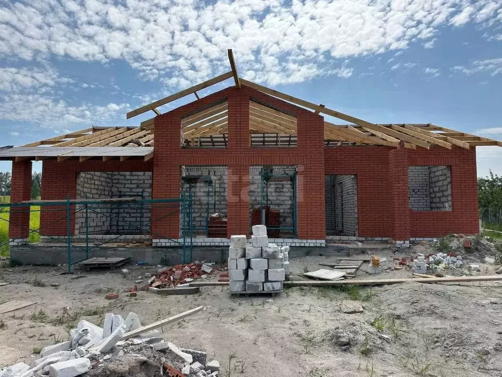 Дом в Брянская область, Брянский район, Отрадненское с/пос, с. ... - Фото 1